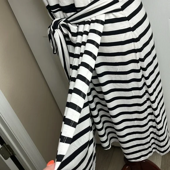 CHAPS BLACK & WHITE FAUX WRAP STRIPED DRESS, NWT - Picture 6 of 8